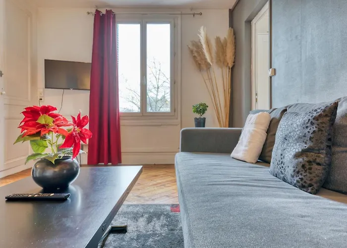 Le French Kiss F2 Renove Hyper-centre De *